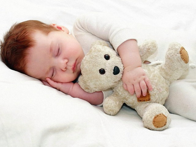 How much should a child sleep at different ages? Sleep norm for a child from 1 month to 14 years. What to do if the child sleeps more or less than the norm? Why does the child refuse daytime sleep: what to do?