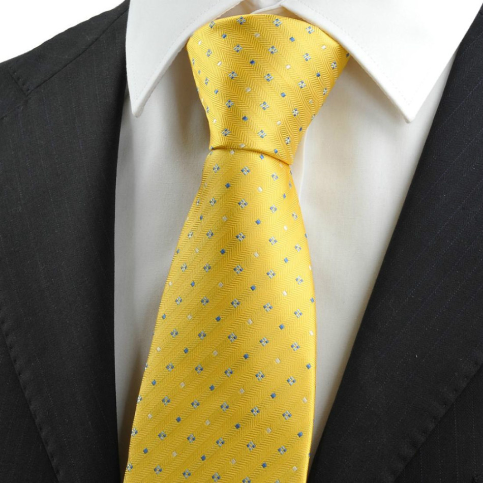 Синяя рубашка с желтым галстуком