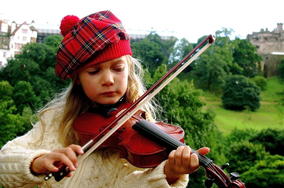 چنین بازی به القای یک کودک 8 ساله عشق به موسیقی خوب کمک خواهد کرد