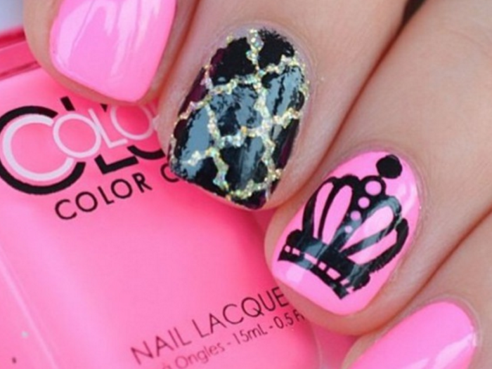 Black crown on pink nails