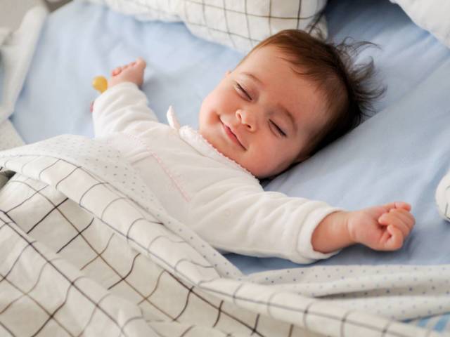Как быстро укачать ребенка перед сном? Способы укачивания ребенка, чтобы уложить спать. Нужно ли качать ребенка на руках?