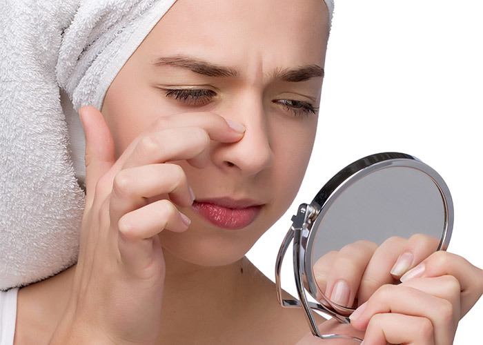 With purulent acne should be as careful as possible