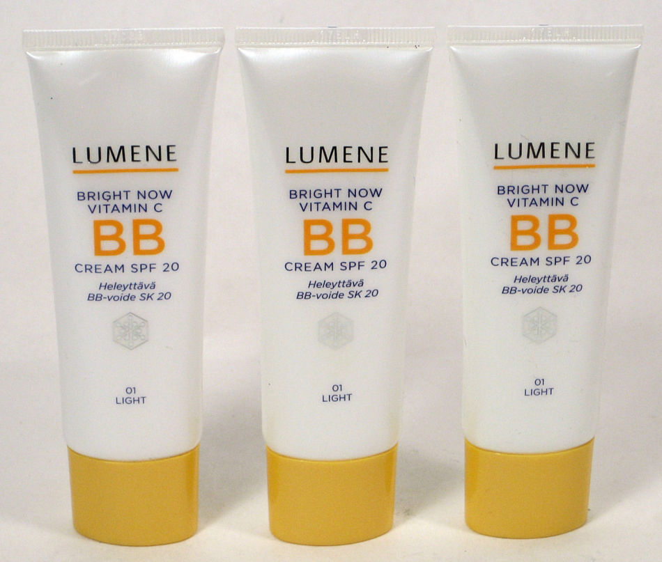 Toncreme mit Vitamin C aus Lumen verleiht der Haut eine herrliche Ausstrahlung