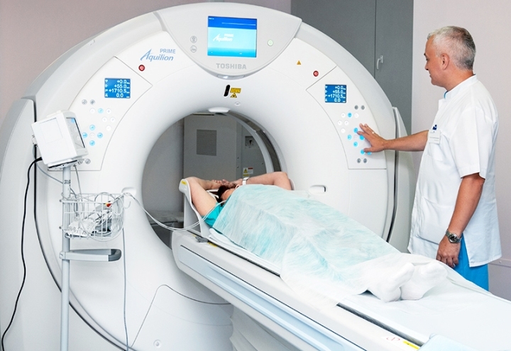 MRI diresepkan untuk rasa sakit di tulang belakang setelah tidur