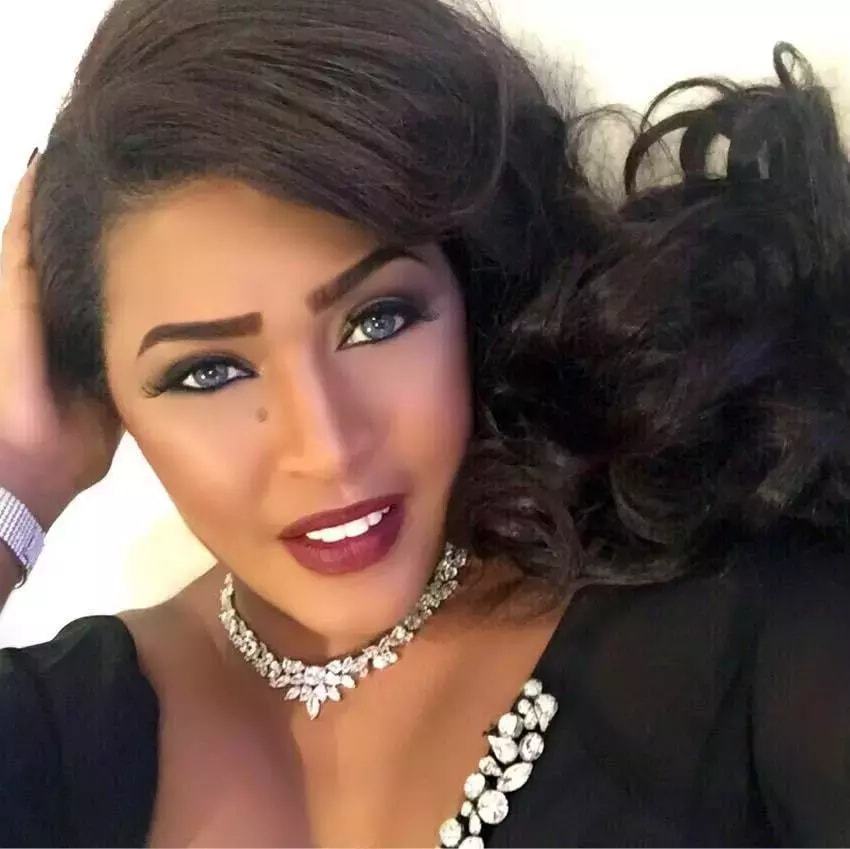 Wanita Arab Tercantik: Foto