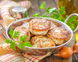 Cutlets Turki: Resep terbaik. How to make a delicious cooking from minced meat and fillets, breasts, hips of turkey and chicken, pork, chopped, with cheese, mushrooms, zucchini, oatmeal, cabbage, mankoo, pumpkin, cottage cheese, carrots, without bread, eggs, for Anak -anak: untuk anak -anak: untuk anak -anak: resep