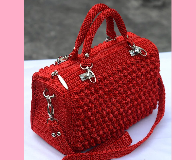 Knitted bag with viscous 