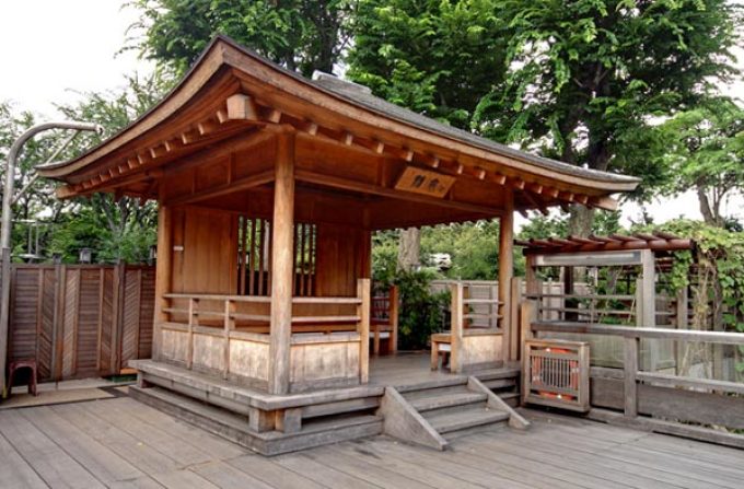 Le style oriental du gazebo