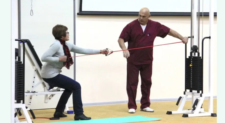 Dr. Sergei Bubnovsky yöntemine göre torasik omurga için jimnastik dersleri
