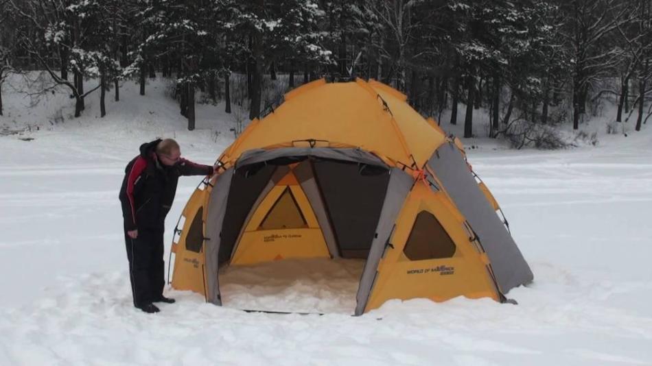 A tent in the snow