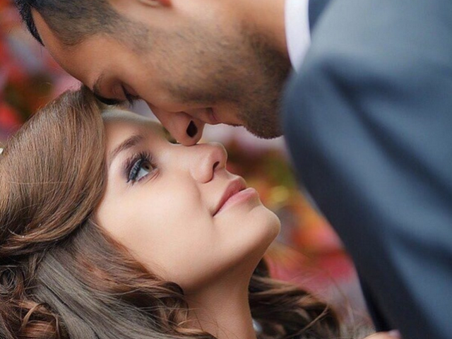 Что означает поцелуй в глаза от мужчины: психология. Почему нельзя целовать в глаза: приметы