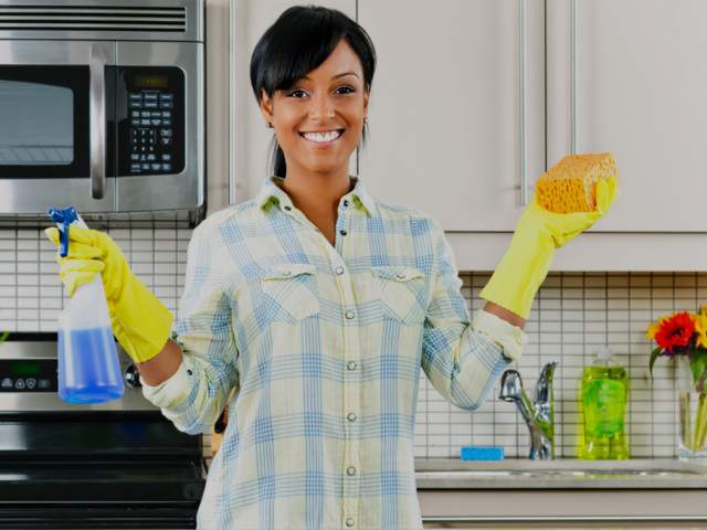 Kako očistiti mikrovalovno pečico v notranjosti doma? Kako očistiti mikrovalovno pečico s kisom, sodo, limono?