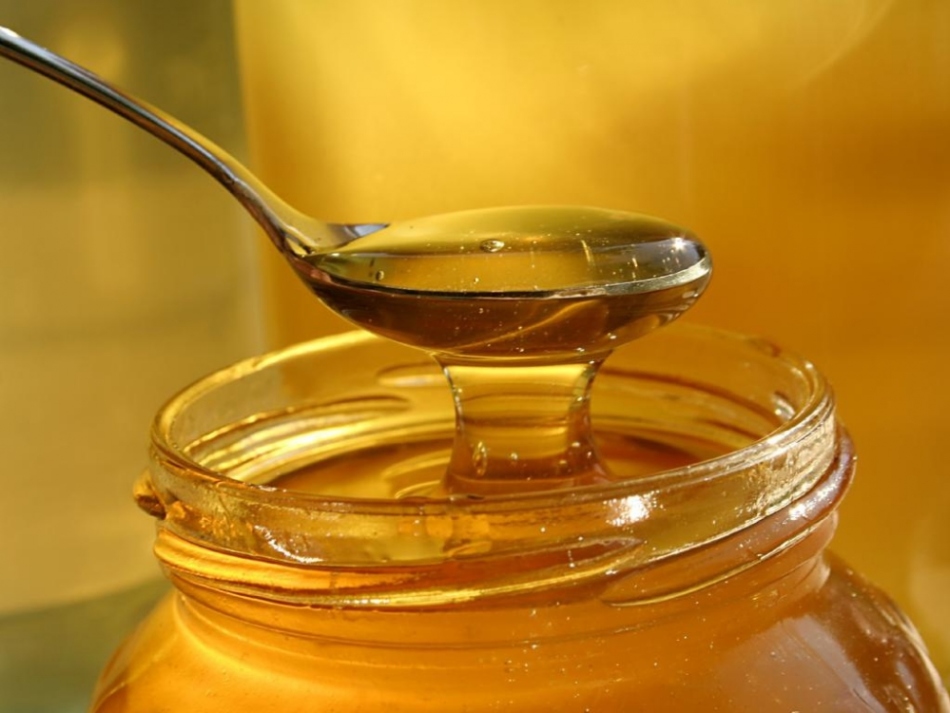 Маски с мёдом можно делать тем, у кого нет аллергии на продукты пчеловодства