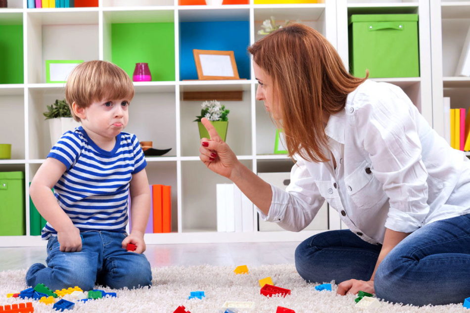 Krise der Kinder 3 Jahre alte Beratung eines Psychologen für Eltern