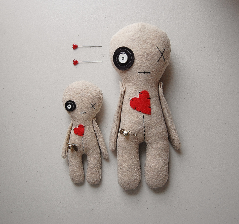 Куколка вуду с сердечком - оригинальный подарок на день влюбленных