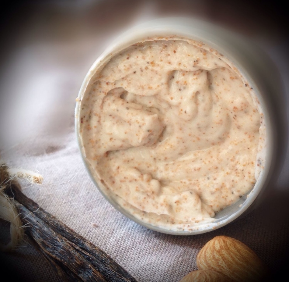 Masque aux amandes - Trouvez pour ceux qui veulent réduire les pores