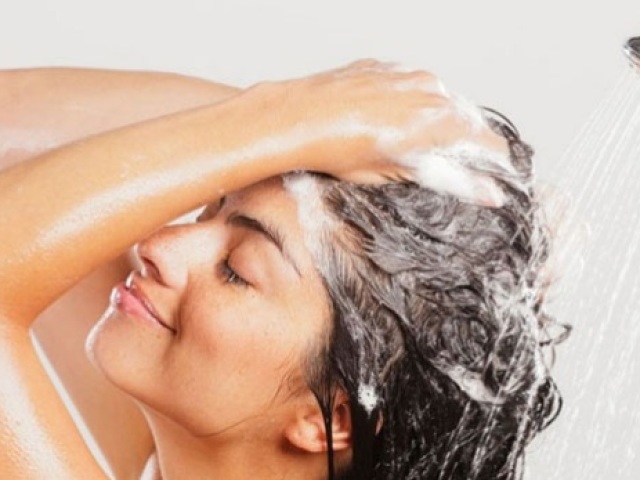 Bagaimana dan sampo rambut apa yang melakukannya dengan tangan Anda sendiri: kelebihan dan kekurangan. Shampo Rambut DIY Di Rumah: 3 Resep Terbaik