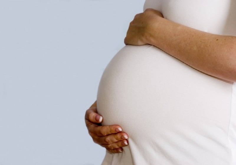 Le médecin peut recommander un congé de maternité plus tôt que la date limite