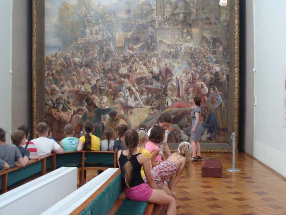 One of the largest paintings is located in Nizhny Novgorod