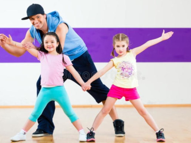 Τα οφέλη του χορού για την ανάπτυξη παιδιών προσχολικής και σχολικής σχολής