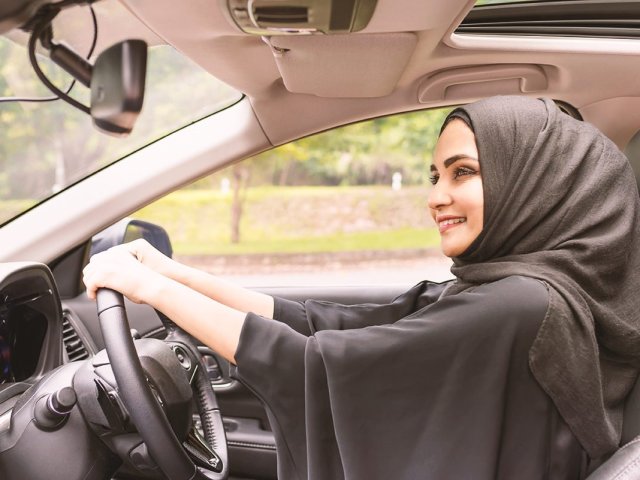 Можно ли женщине мусульманке водить машину по Исламу?