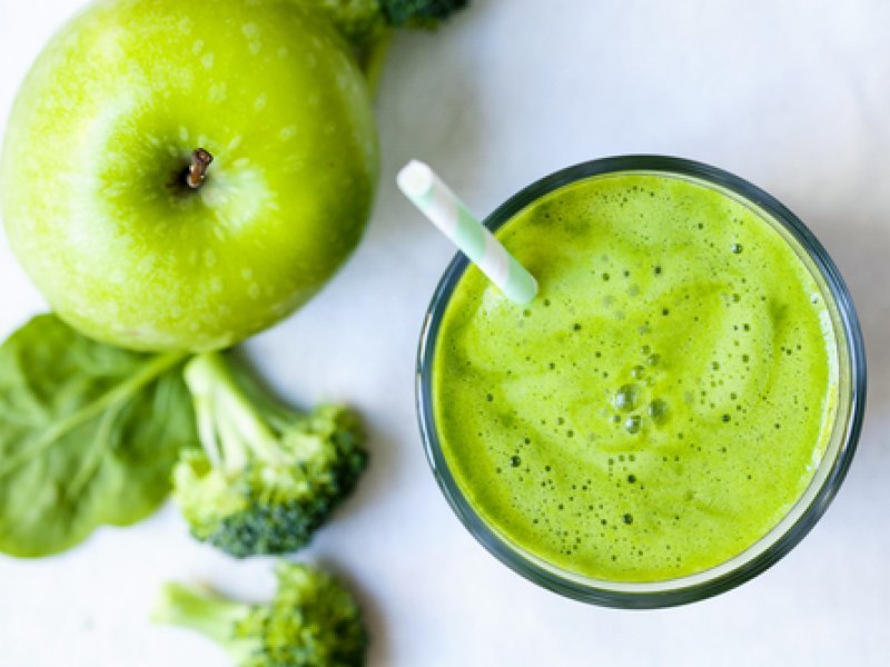 Brokoli dan apel hijau praktis tidak menyebabkan alergi, jadi mereka disarankan untuk dimasukkan dalam menu anak terlebih dahulu