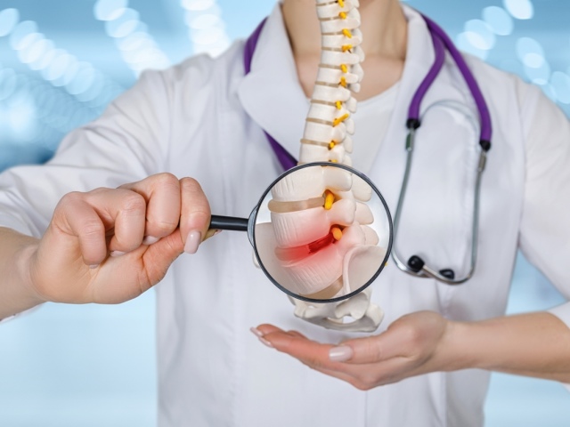 Apa yang disembuhkan oleh dokter vertebrologi: penyakit apa, bagaimana diagnostik dilakukan?
