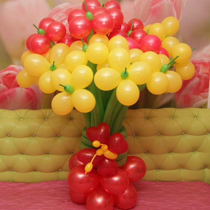 Цветочная композиция из воздушных шариков