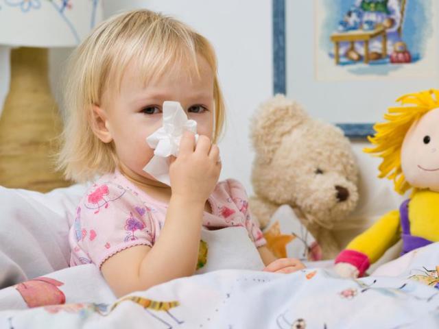 Холод у дитини: перші ознаки, симптоми, лікування, профілактика. Як швидко вилікувати дитину в дитині?