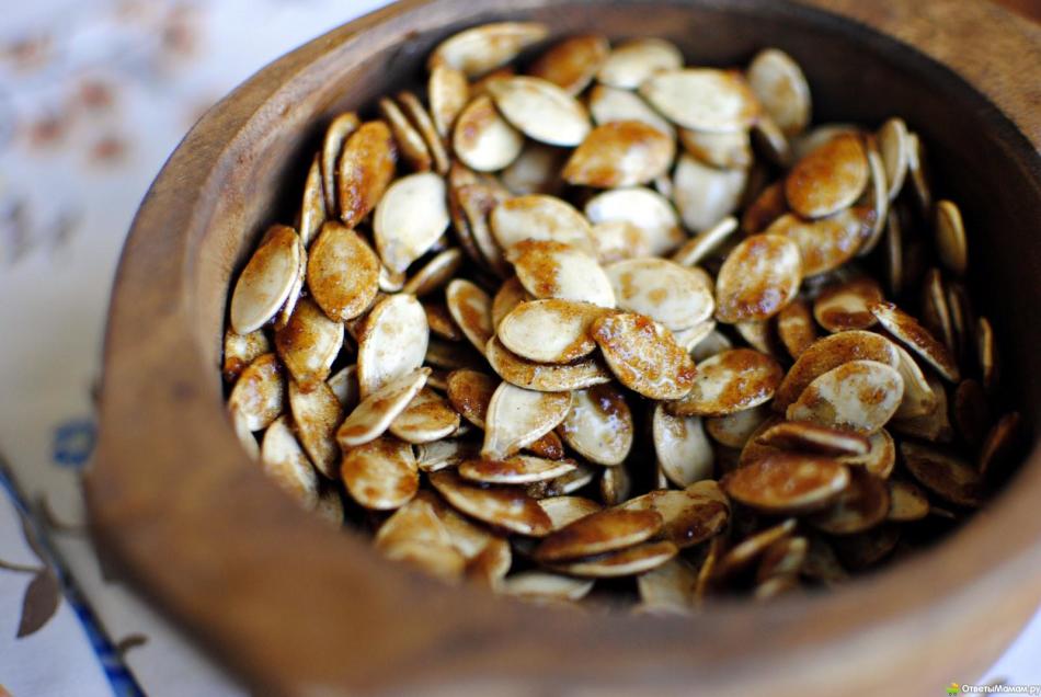 Recommendations for frying seeds of pumpkin with salt