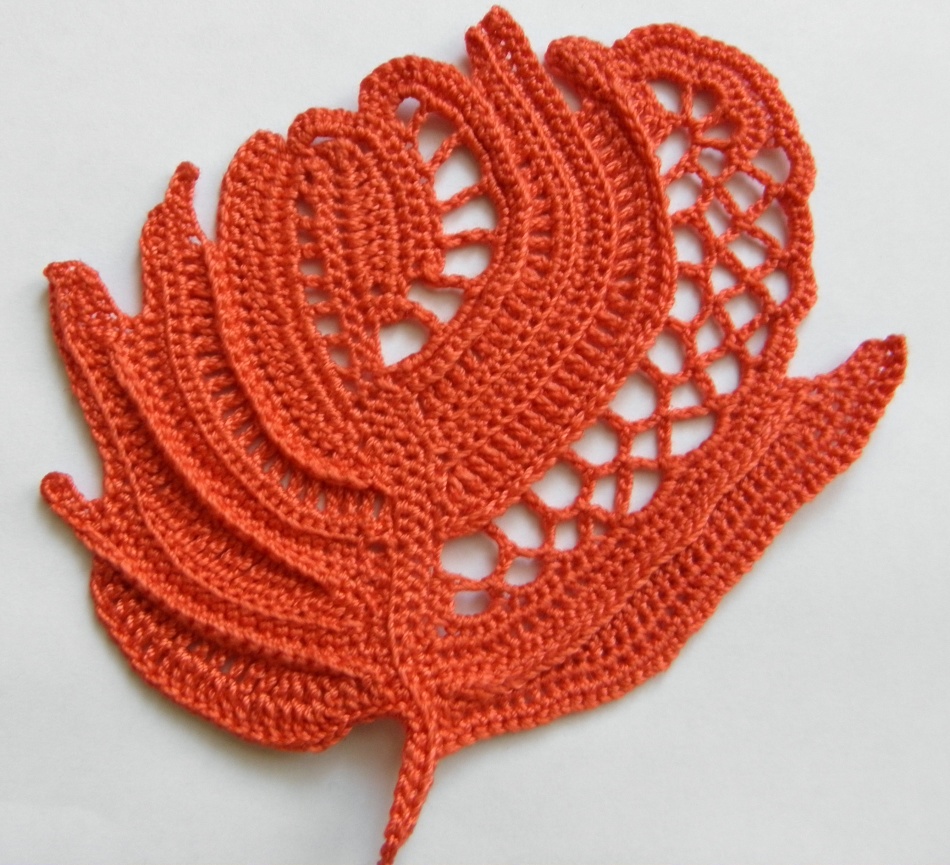 Irish crocheted lace, motive 6