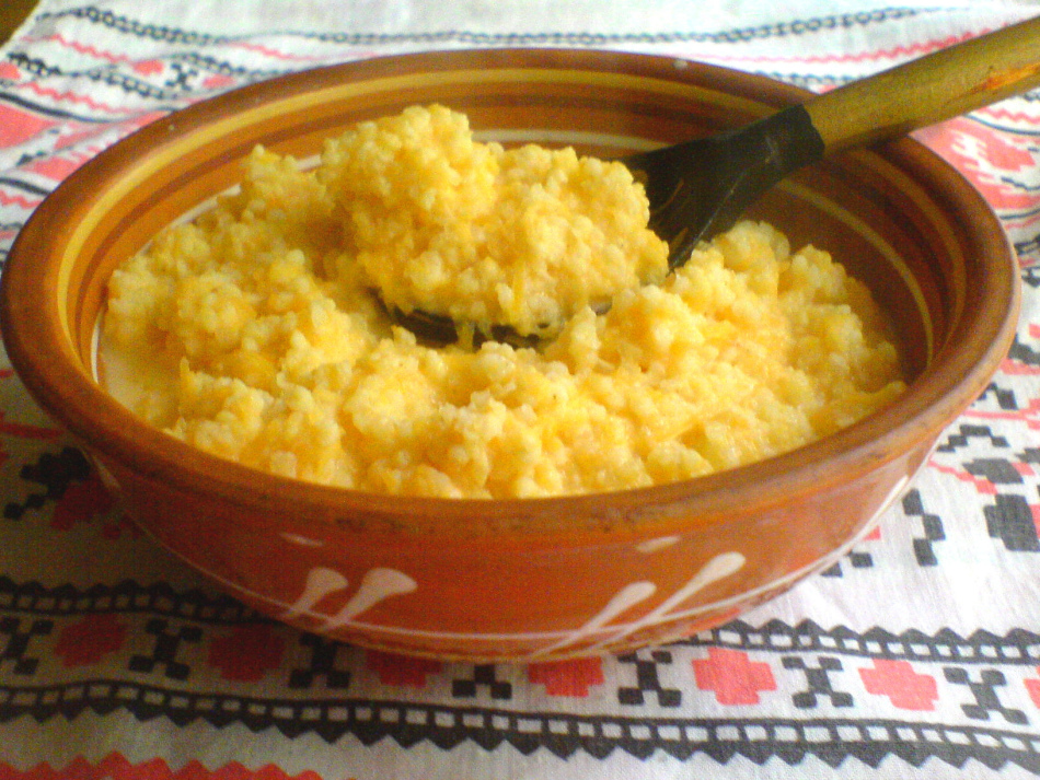 Pumpkin porridge in a ceramic bowl