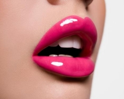 Comment salir les lèvres après avoir augmenté l'acide hyaluronique: recommandations pour les soins après la procédure