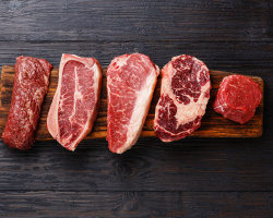 Est-il possible de manger de la viande crue - les avantages et les dommages possibles