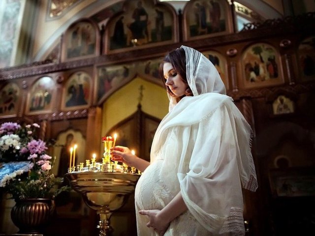 Is it possible to go to church, a temple for a pregnant woman?