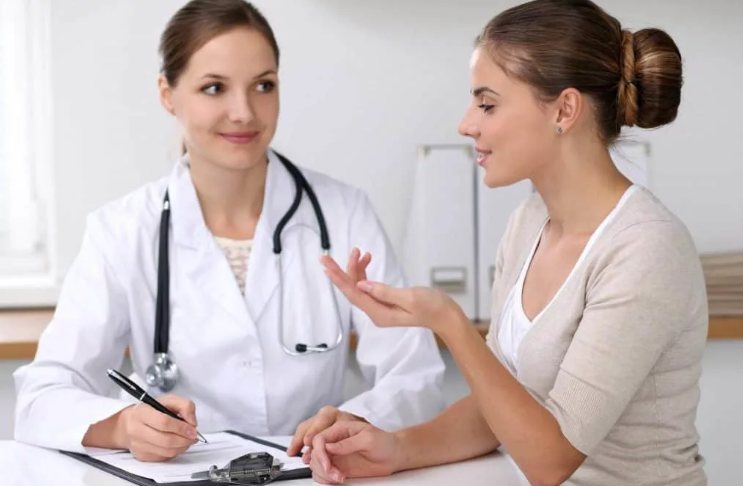 The first visit and taking a gynecologist during pregnancy