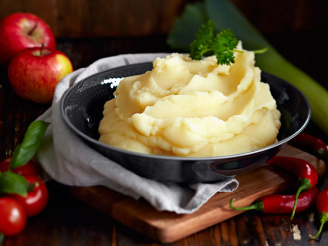 Is it possible to replace milk with cream in potato puree: delicious puree recipes with cream 10%, 15%, 20%instead of milk and butter. What else can you replace milk in potato puree?