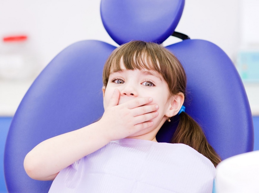 Лечење млечних зуба у детету