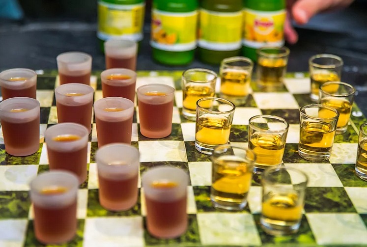 Игра «алкогольные шашки»