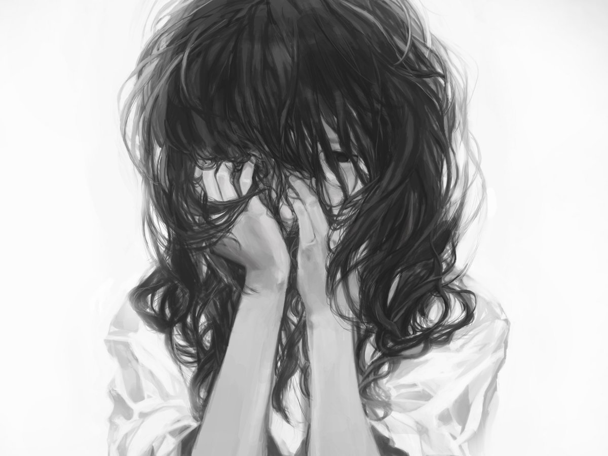 Девушка с чёрными волосами плачет