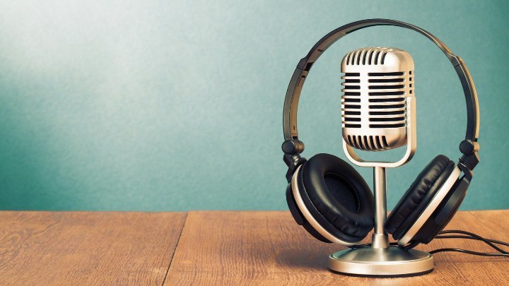 Life Hack 4 - Dengarkan lagu favorit Anda atau podcast baru dalam perjalanan ke tempat kerja