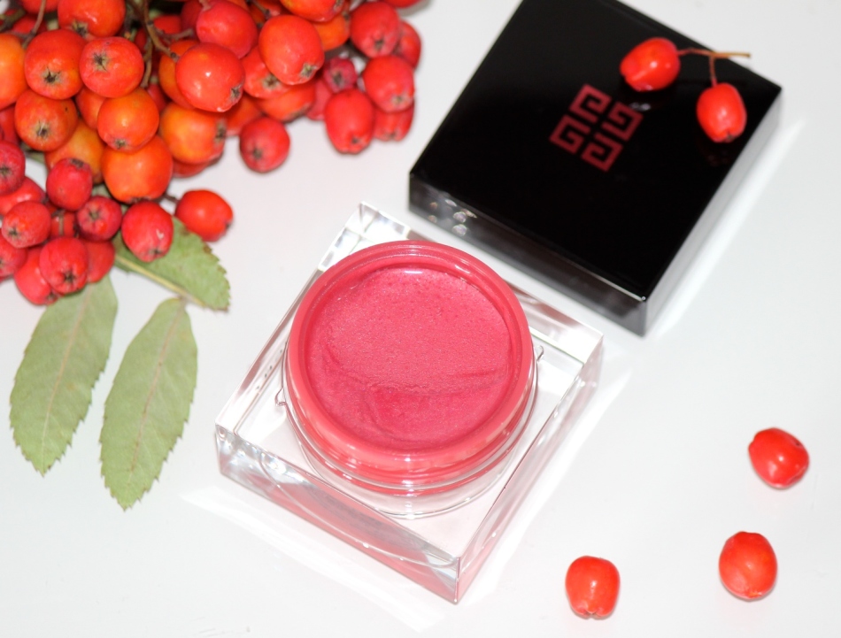This is what gel blush looks like