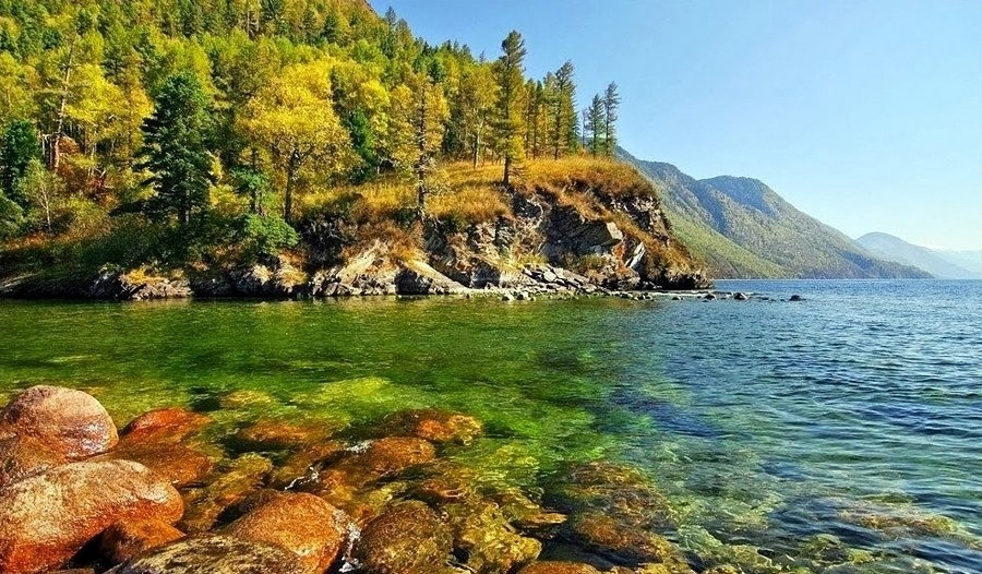 A Taurus -tó az egyik csodálatos hatalmi hely Altai -ban