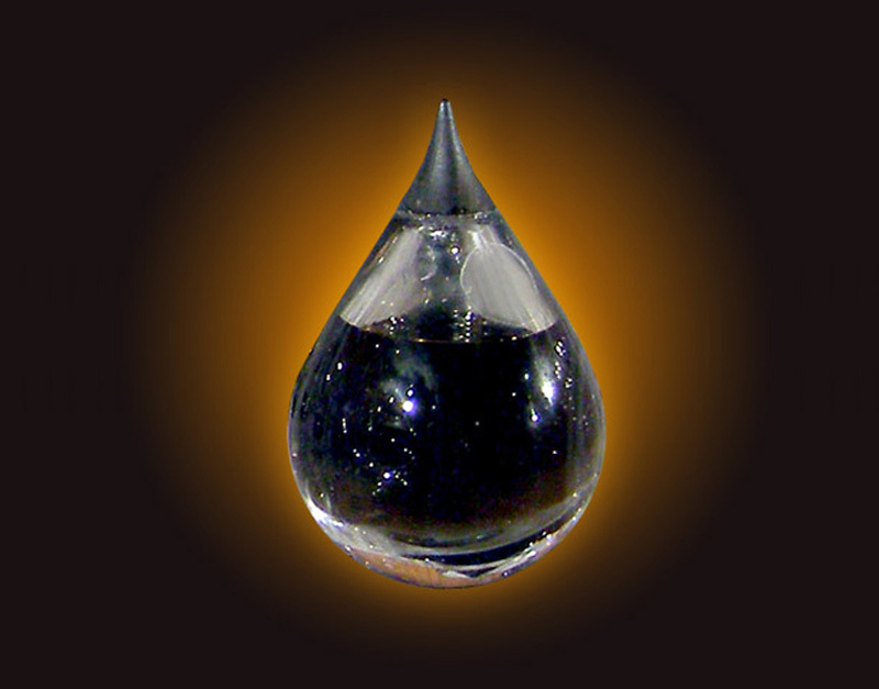 Kapljica olja lahko uniči 25 litrov vode