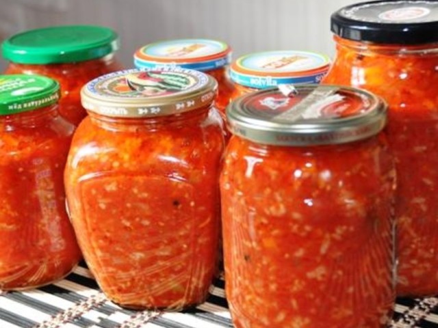 Basoli Salad dengan Tomat untuk Musim Dingin: 2 Langkah Terbaik -BY -PEK -STEP DENGAN BAHAN Rinci