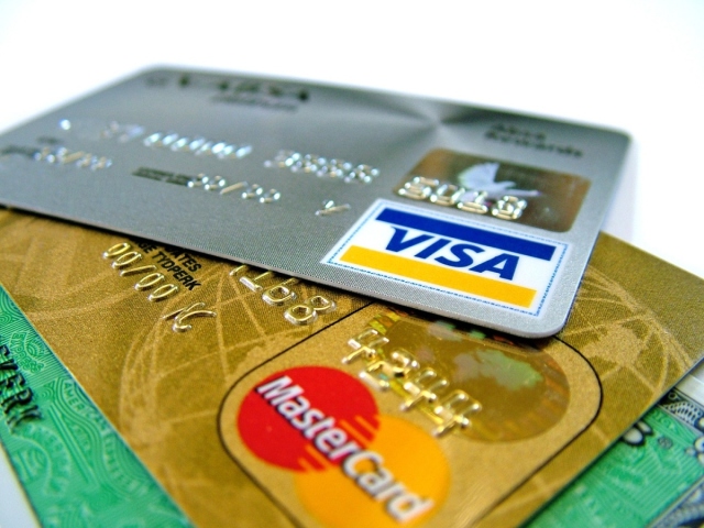 Kako registrirati in vezati bančno kartico na Aliexpress iz mobilnega telefona: Navodila. Kako shraniti podatke bančne kartice v mobilni aplikaciji Aliexpress, da plačate za naslednje naročilo?