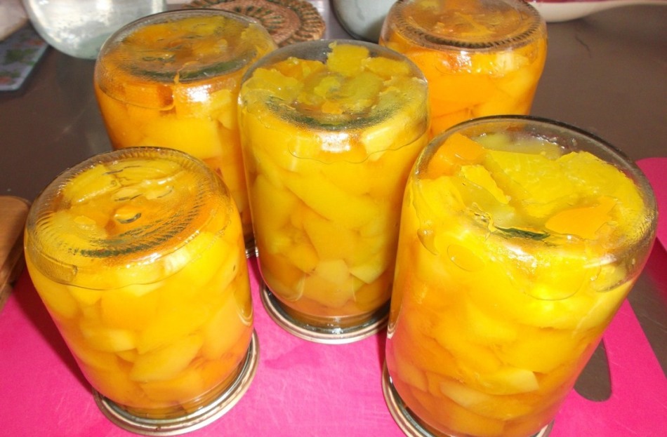 Pumpkin compote for the winter with dried apricots and apples