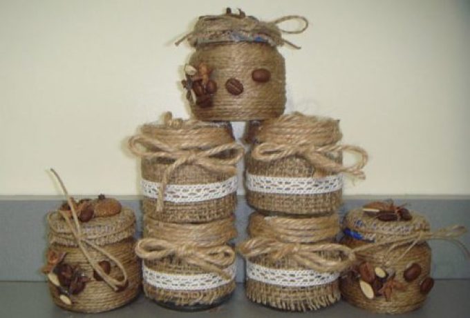 Spice jars decorated with twine