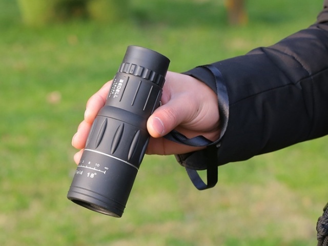 How to choose binoculars: Tips of professionals. How to choose binoculars for hunting, fishing, tourism, theater, observations of neighbors? Technical characteristics of binoculars. Top 10 binoculars