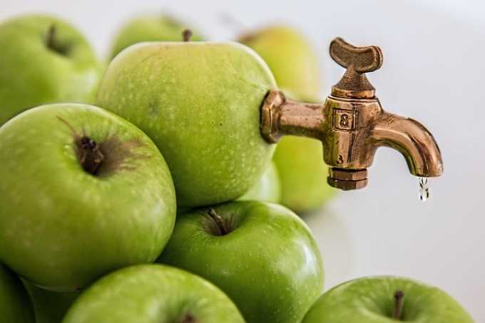 Nettoyage intestinal avec du jus de pomme